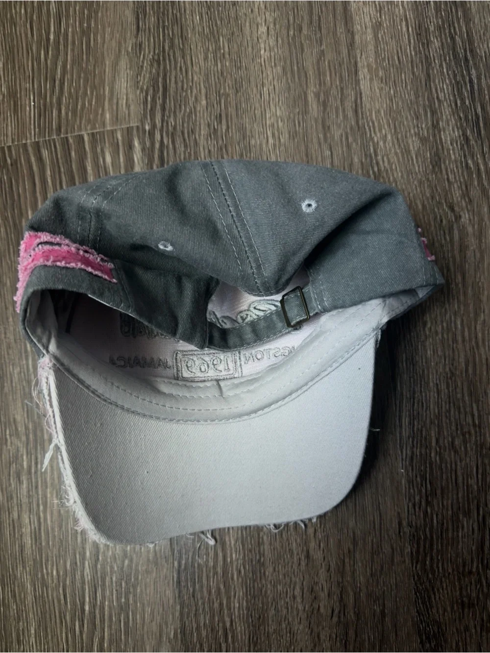 Distressed washed baseball fitted hat - Picture 5 of 5